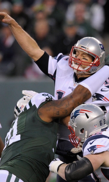 Banged-up Brady glad week's over - and with win for Patriots